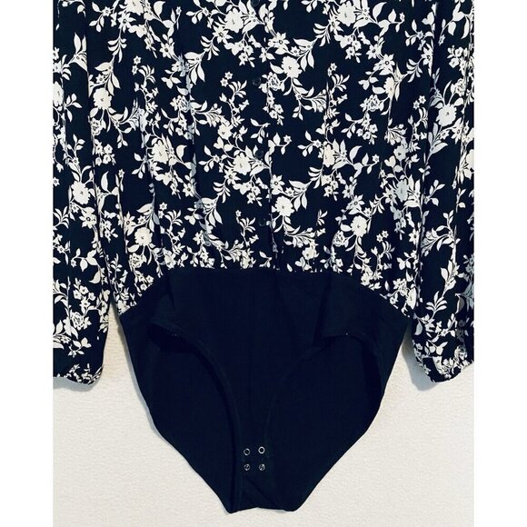 LOFT Top Womens Medium Black Floral Bodysuit Button Front V Neck Romantic Work - Picture 4 of 8